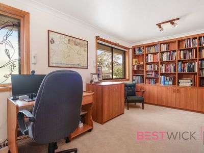 15 Thomas Close, South Bathurst