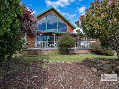 100 Irby Boulevard, Sisters Beach