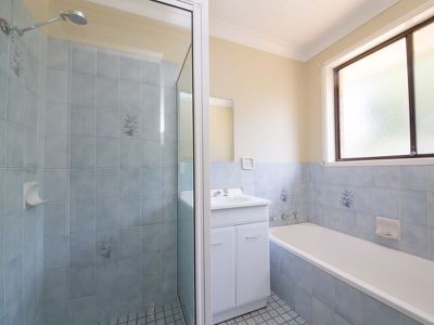 9 Bass Place, Dubbo