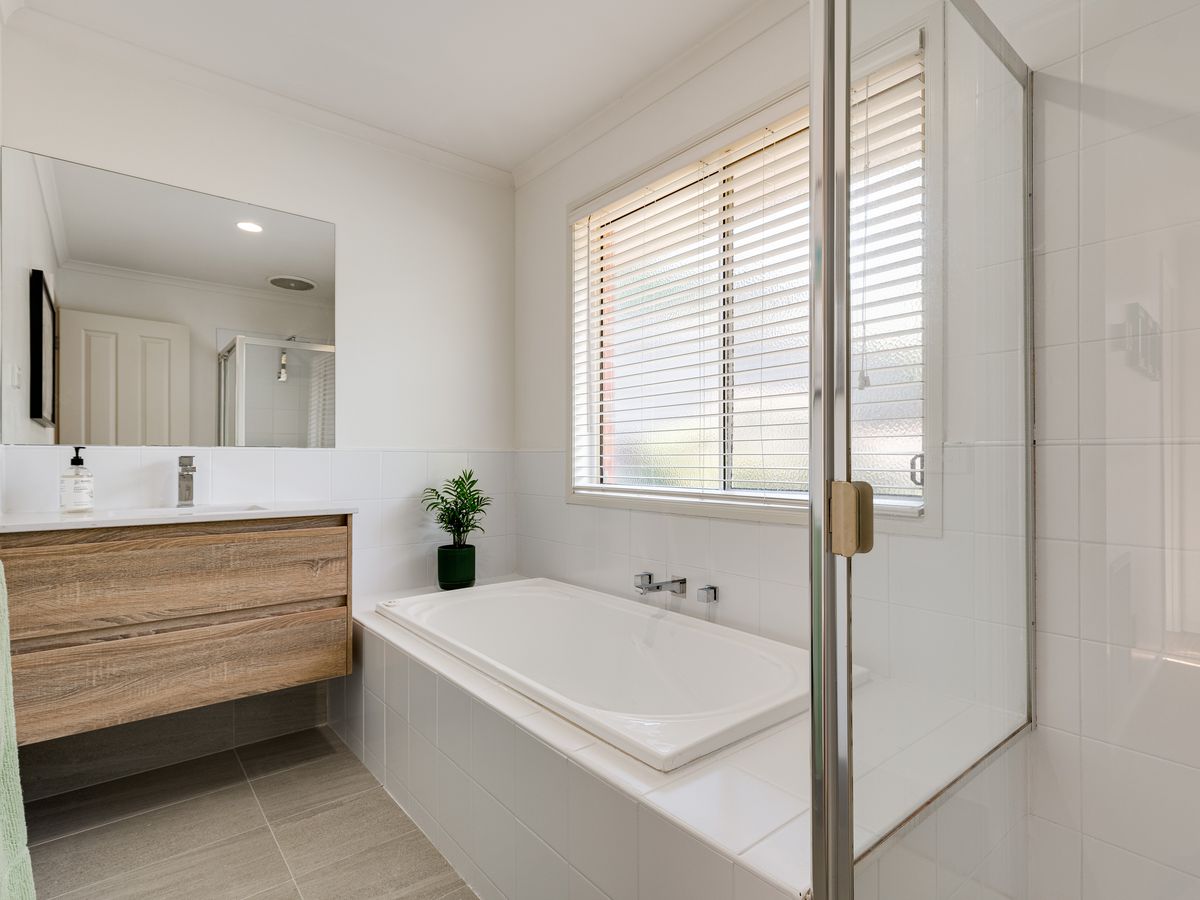 27 Fieldstone Boulevard, Beaconsfield