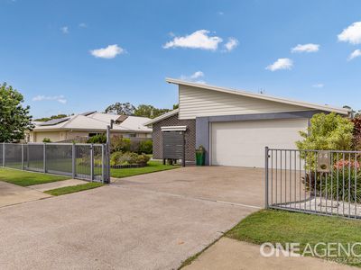 54 Ronaldo Way, Urangan