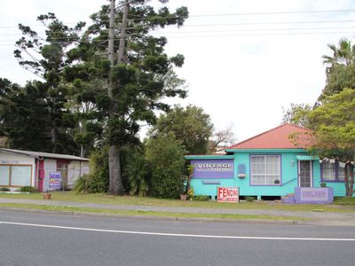8-10 The Lakes Way, Forster