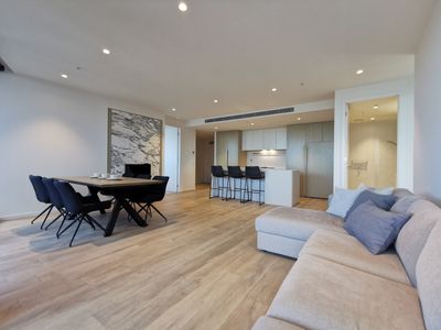 1708 / 450 St Kilda Road, Melbourne