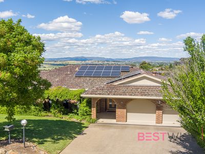 11 Dunrossil Crescent, West Bathurst