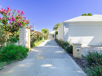 2 / 13 Thomas Way, Kardinya