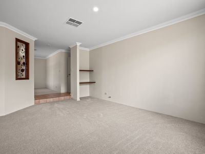 16 Frigate Close, Waikiki