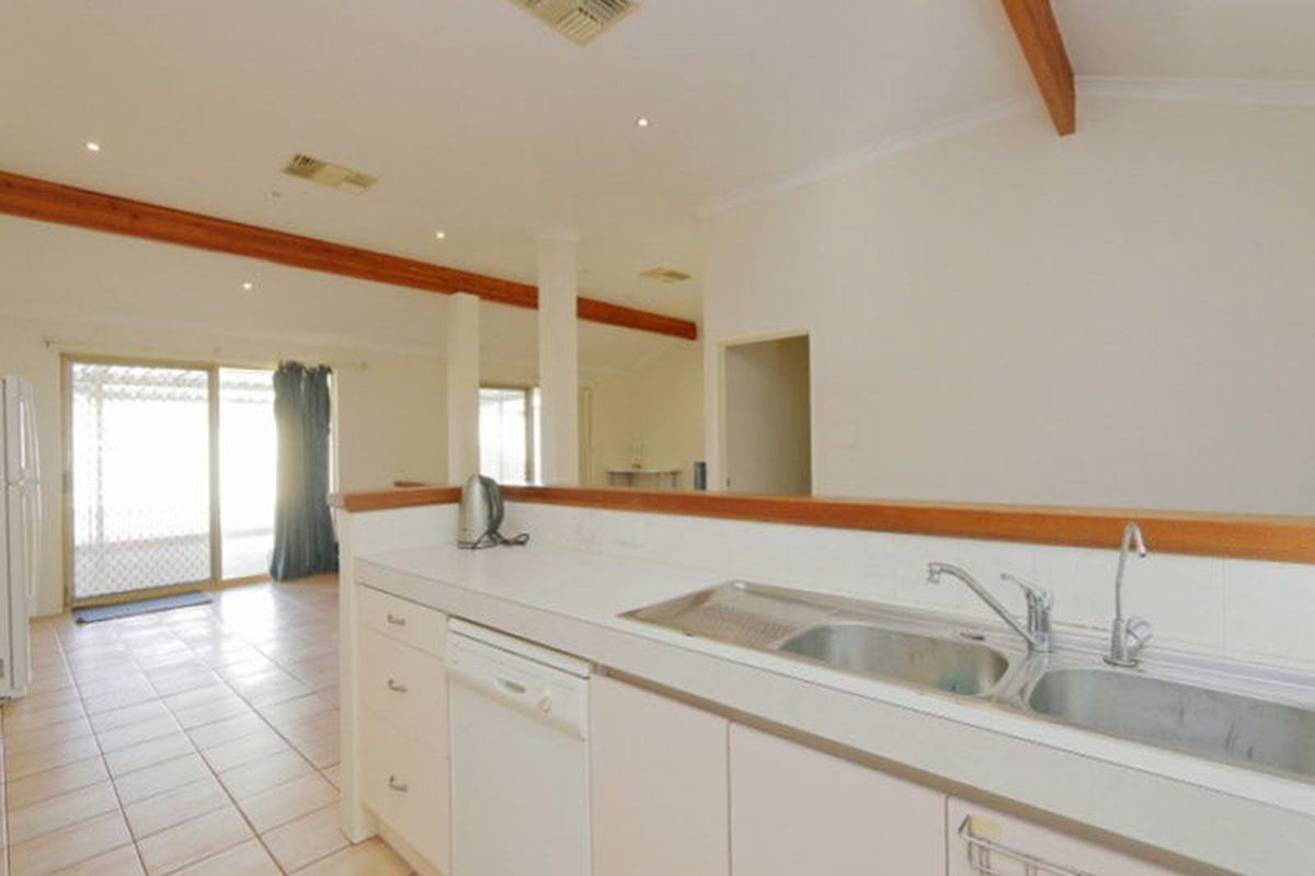 27 Green Croft Gardens, Leeming