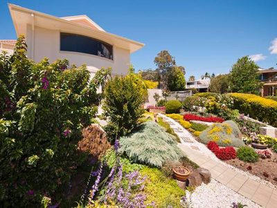 18 Davies Street, Mollymook