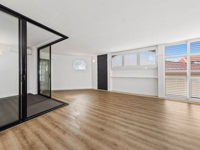 8 / 104 Sydney Street, New Farm