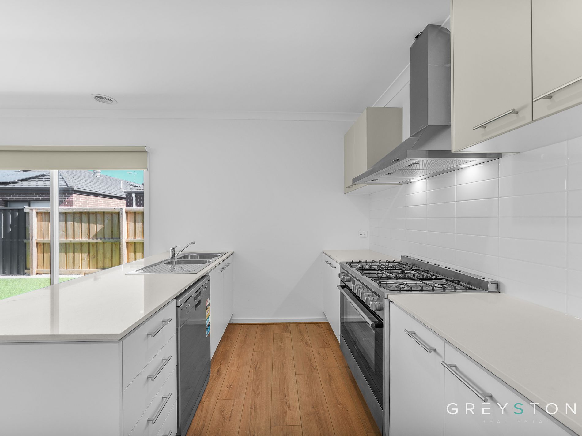 6 Distaff Way, Rockbank