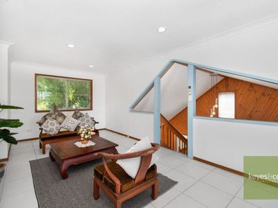 10 Gilbert Crescent, Castle Hill