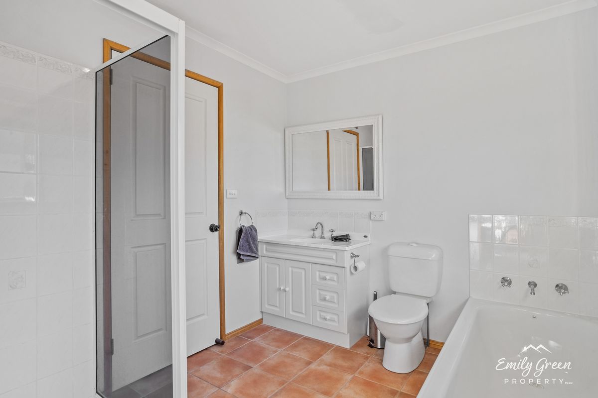 17 Llenroc Street, Geilston Bay