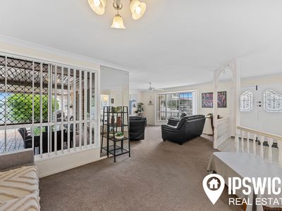 11 DAWSON COURT, Collingwood Park