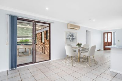 17 Welling Drive, NARELLAN VALE, Narellan Vale - Thumbnail 4