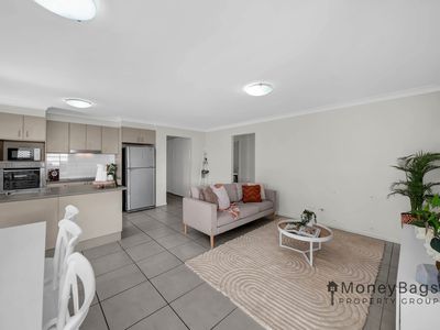 4 Phoebe Way, Gleneagle