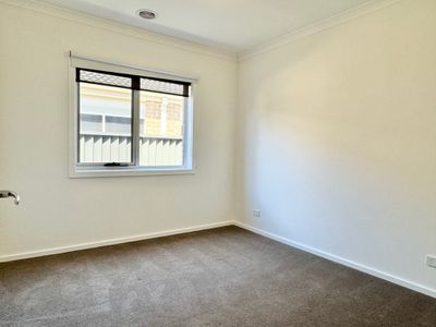 1167 Ison Road, Manor Lakes