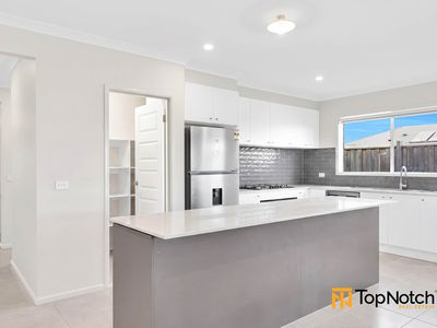 446 Mandalay Circuit, Beveridge