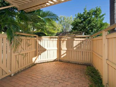 8 / 22 York Street, Indooroopilly