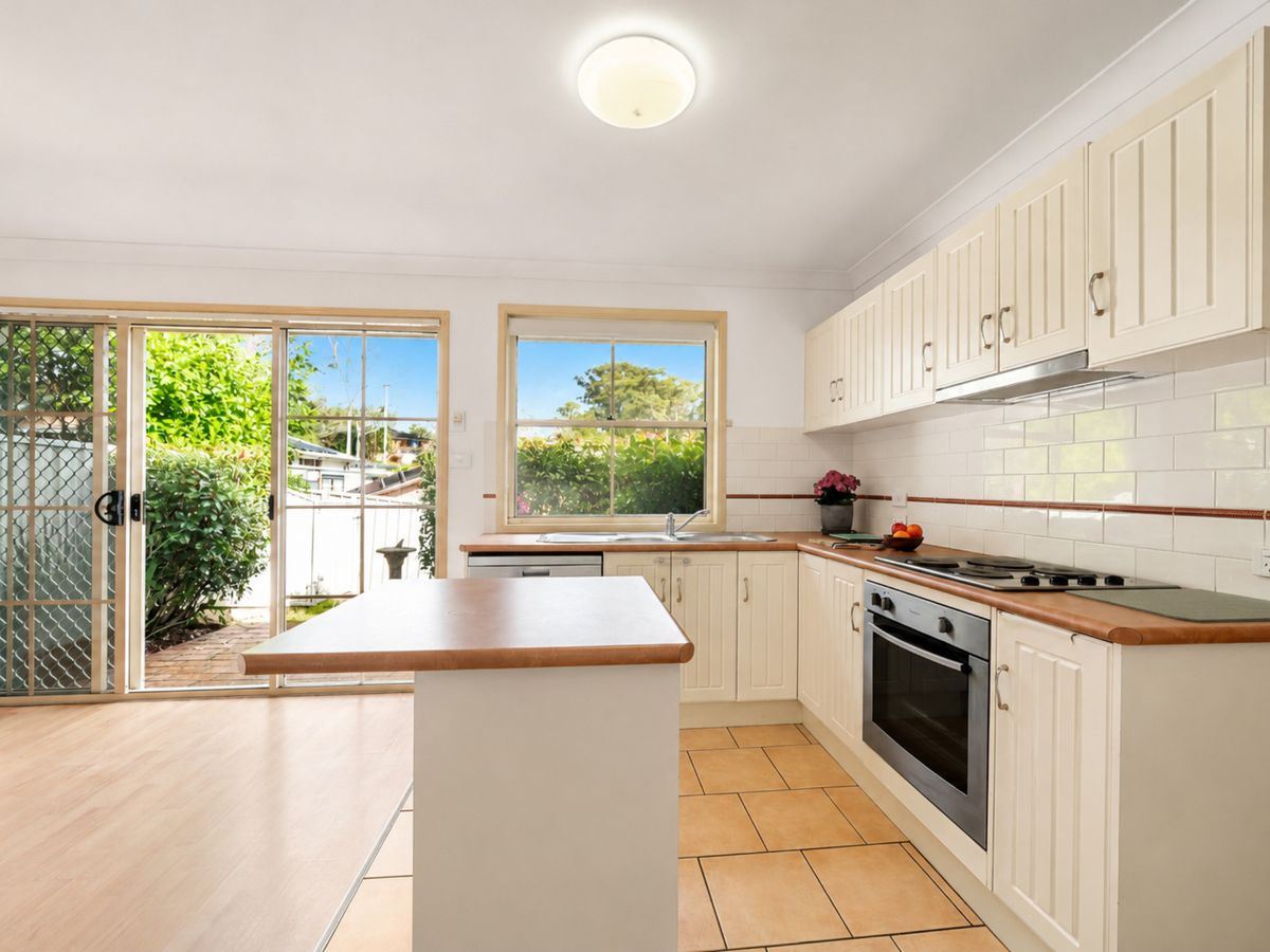 30 / 11 Berrys Head Road, Narara