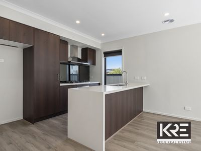 33 Inglewood Drive, Werribee