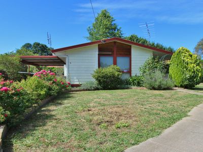 6 Prest Court, Mansfield