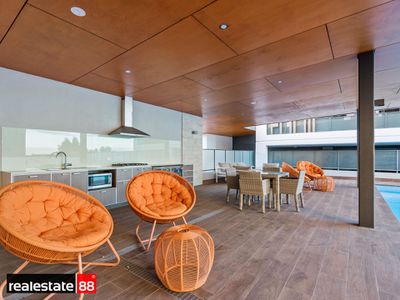 90 / 172 Railway Parade, West Leederville