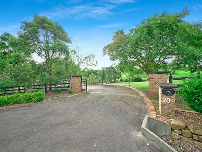 20 Toby Place, Razorback