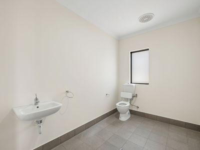 8B Stanmore Ct, Lynwood