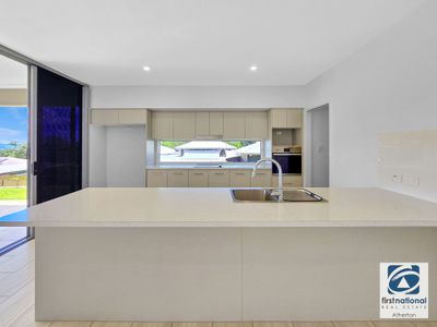 18 Moses Circuit, Atherton