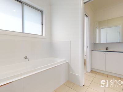 7 Mangrove Crescent, Dubbo