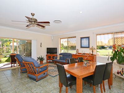 8 Lakeside Court, Torquay