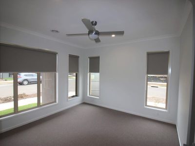 33 Cootamundra Drive, Armstrong Creek