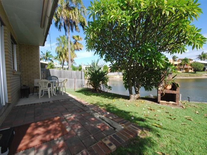 2 / 7 Goonawarra Drive, Mooloolaba