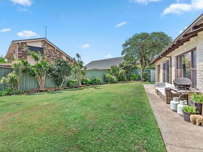 5 Hibiscus Place , Tuncurry