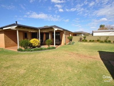 94 Twickenham Drive, Dubbo