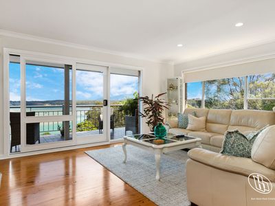 11 Hillcrest Avenue, North Narooma