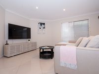6 Hampton Close, Carindale