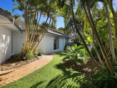 33 Seacove Court, Noosa Waters