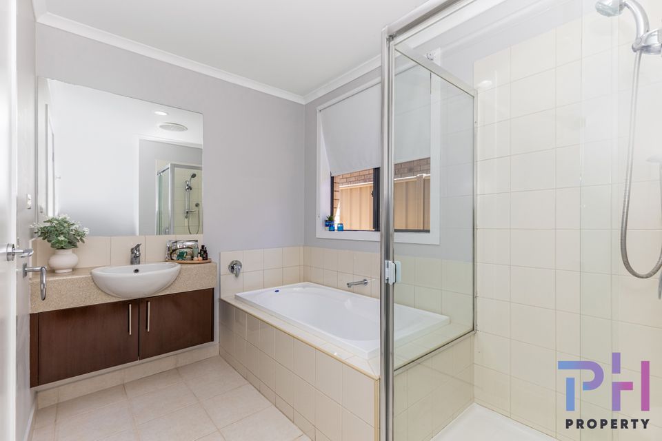 5 / 4-6 Greenview Circuit, Epsom