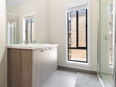 9 Edwin Close, Manor Lakes