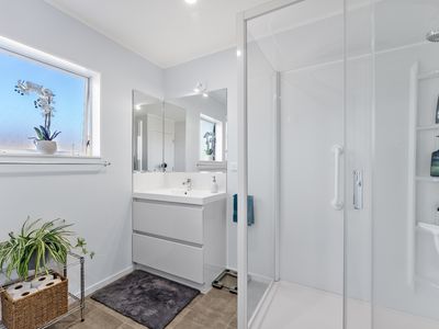 130Q Lakeside Drive, Orewa