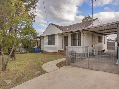 6 Stanwell Crescent, Ashcroft