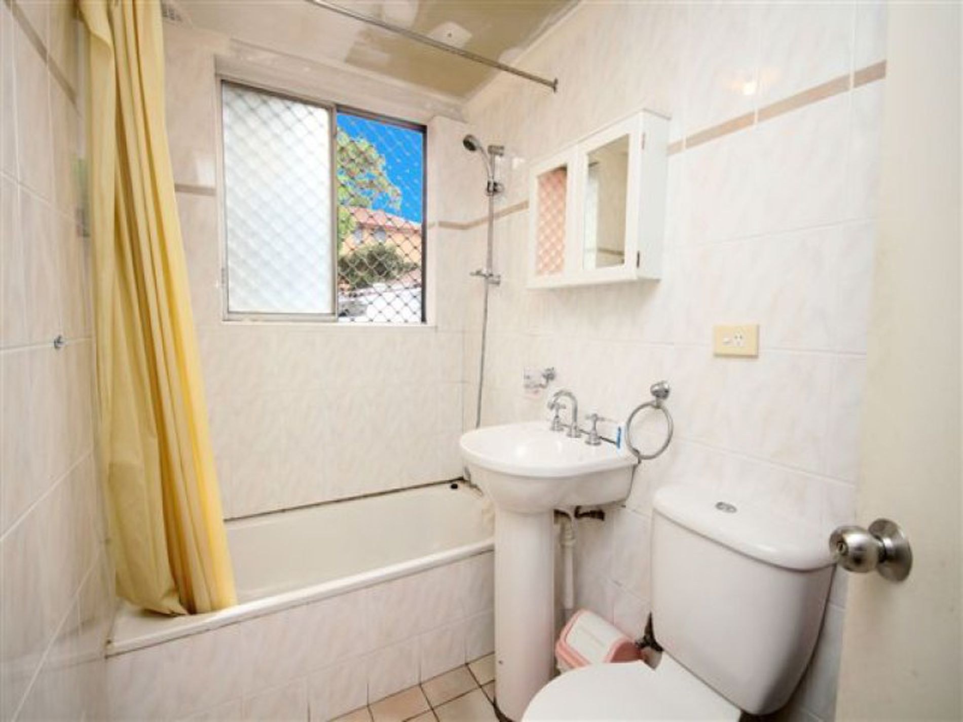 2 / 10 Fairmount Street, Lakemba