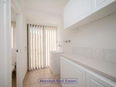 2 Roxburgh Cir, Kinross