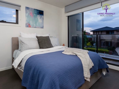 18 Paradise Parade, Point Cook