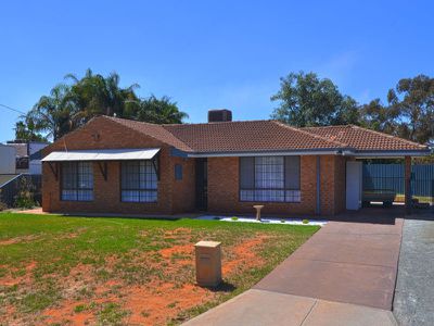 4 St John Grove, Hannans