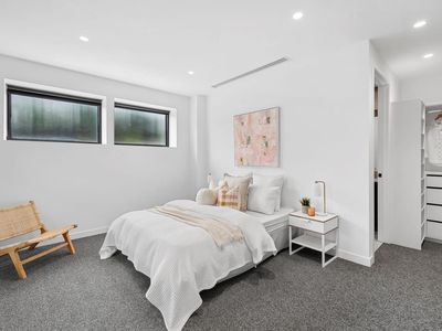 1 / 5 Balmoral Crescent, Rippleside