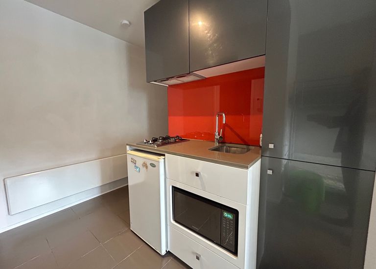 402 / 139 Bouverie Street, Carlton