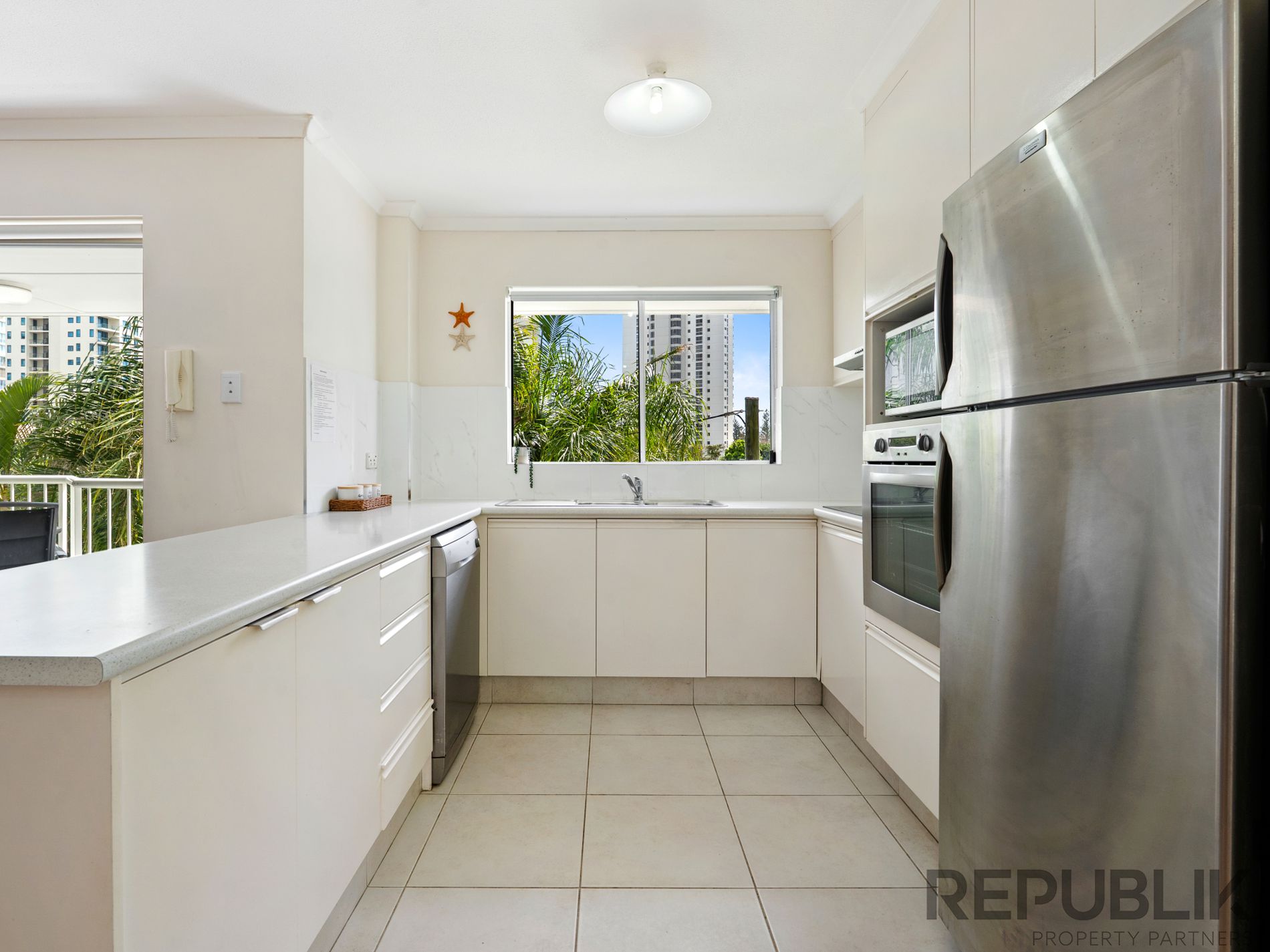 47 / 1 CRONIN AVENUE, Main Beach