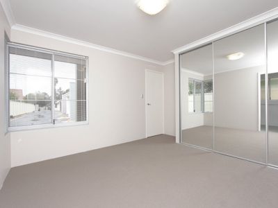 4 / 58 Central Avenue, Redcliffe